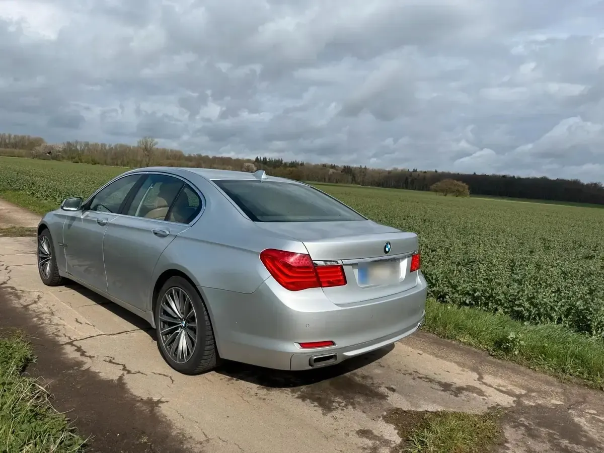 Gebraucht BMW 730 245 PS (180 kW) 2008 Silber Limousine