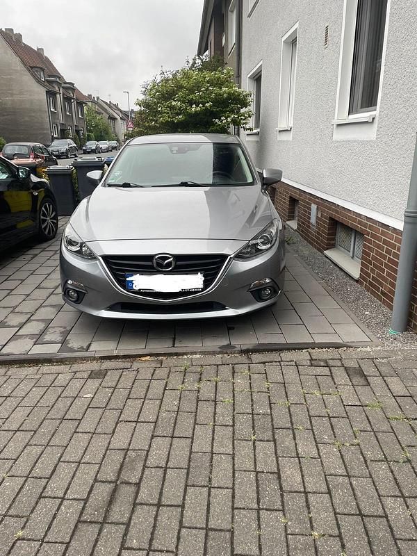 Silber Gebraucht 2015 Mazda 3 Limousine | 10.700 € (Guter Preis) - Bild 1/4