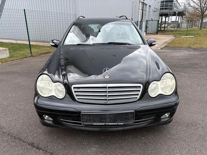 Gebraucht Mercedes C180 143 PS (105 kW) 2005 Schwarz Kombi