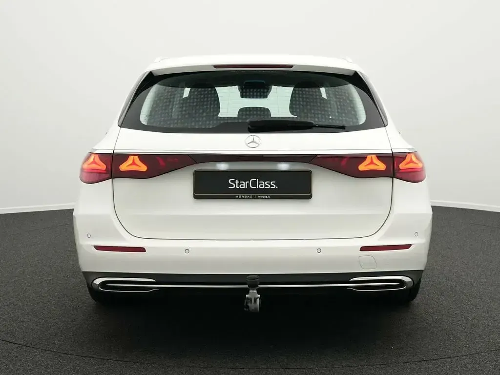 Usado Mercedes E200 Avantgarde 204 CV (150 kW) 2023 Blanco Berlina