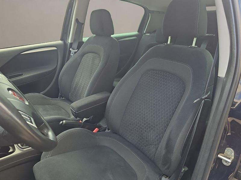 Gebraucht Fiat Punto Lounge 105 PS (77 kW) 2016 Blau Kleinwagen