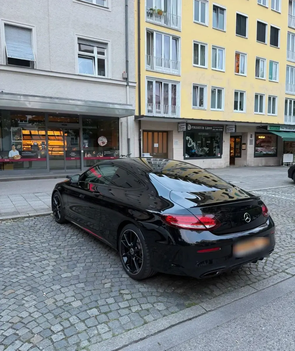 Gebraucht Mercedes C220 194 PS (142 kW) 2023 Schwarz Coupé