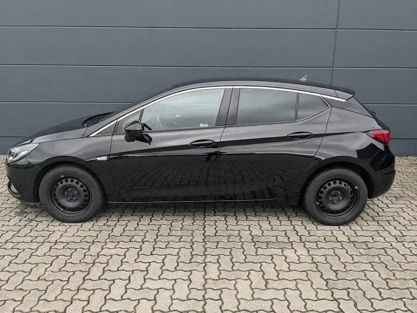 Gebraucht Opel Astra Dynamic 136 PS (100 kW) 2018 Onyx schwarz metallic (metallic) Limousine