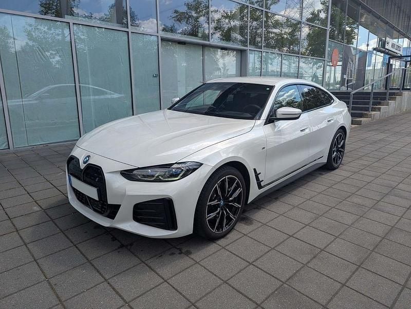 Weiß Gebraucht 2024 BMW i4 M Sport Limousine | 41.950 € (Superpreis) - Bild 1/4