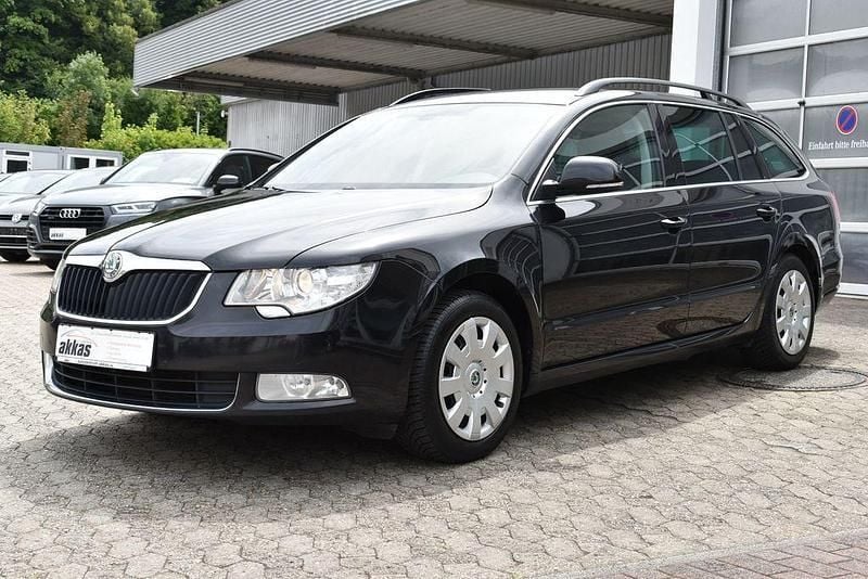 Schwarz Gebraucht 2013 Skoda Superb Ambition Kombi | 5.900 € (Fairer Preis) - Bild 1/4