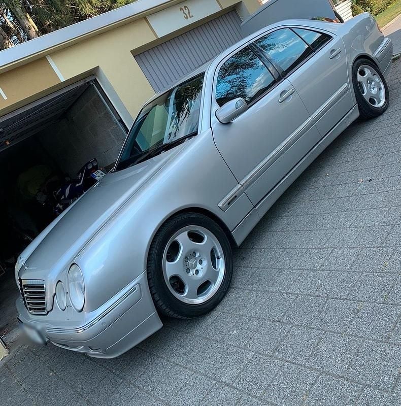 Gebraucht Mercedes E430 Avantgarde 279 PS (205 kW) 1999 Silber Limousine