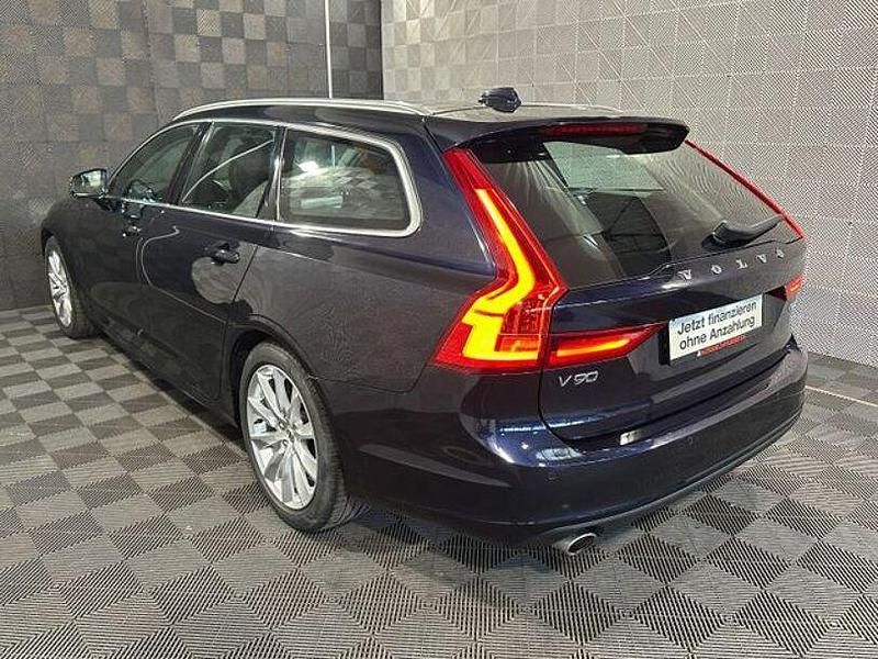 Gebraucht Volvo V90 Momentum 235 PS (172 kW) 2018 Blau Kombi