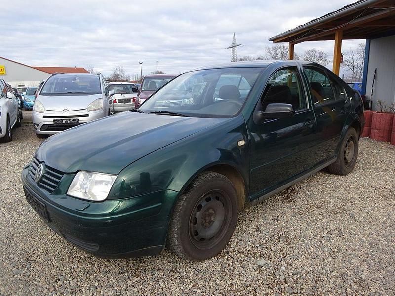 Grün Gebraucht 1998 VW Bora Comfortline Limousine | 1.500 € - Bild 1/4