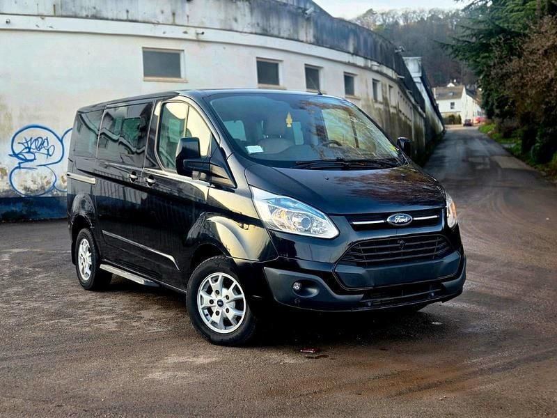 Schwarz Gebraucht 2014 Ford Tourneo Van / Kleinbus | 10.800 € (Guter Preis) - Bild 1/4