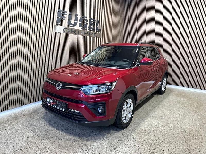 Gebraucht Ssangyong (KGM) Tivoli Quartz 163 PS (119 kW) 2023 Cherry red SUV
