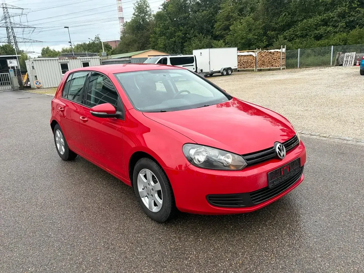 Gebraucht VW Golf VI Trendline 80 PS (58 kW) 2009 Rot Kleinwagen