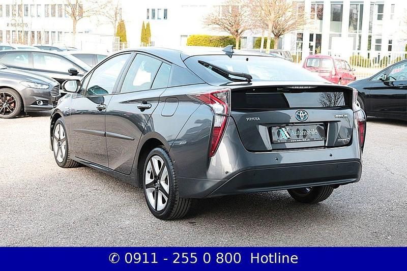 Gebraucht Toyota Prius Executive 98 PS (72 kW) 2016 Grau Limousine