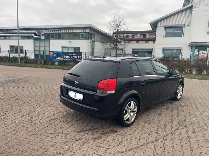 Gebraucht Opel Signum 140 PS (102 kW) 2007 Schwarz Kleinwagen