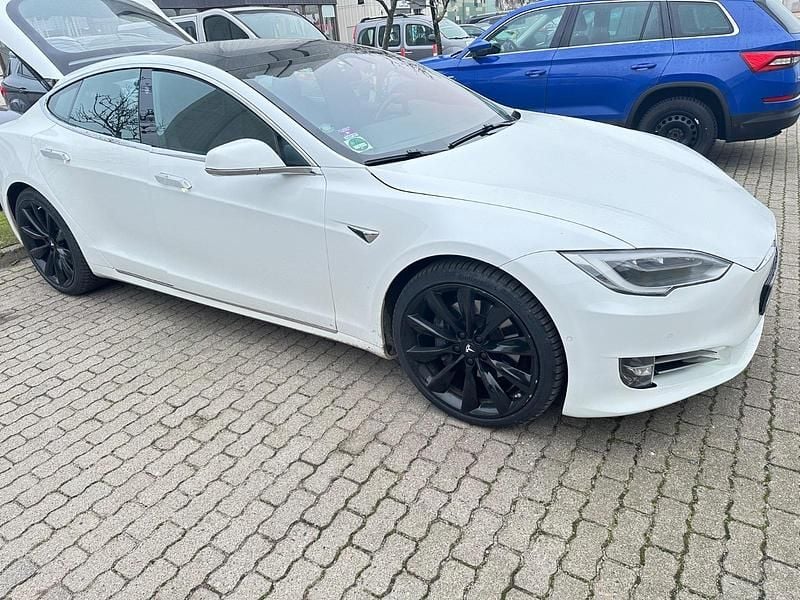 Weiß Gebraucht 2018 Tesla Model S Limousine | 19.500 € - Bild 1/4
