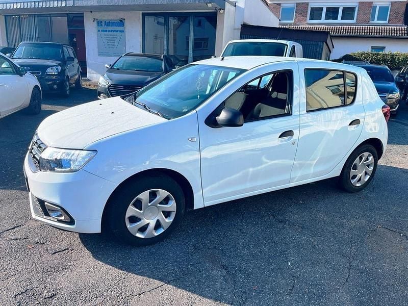 Weiß Gebraucht 2018 Dacia Sandero Essentiel Limousine | 7.500 € (Fairer Preis) - Bild 1/4