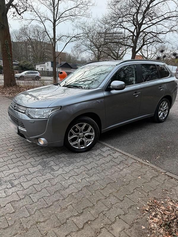 Gebraucht Mitsubishi Outlander P-HEV 181 PS (133 kW) 2014 Grau SUV