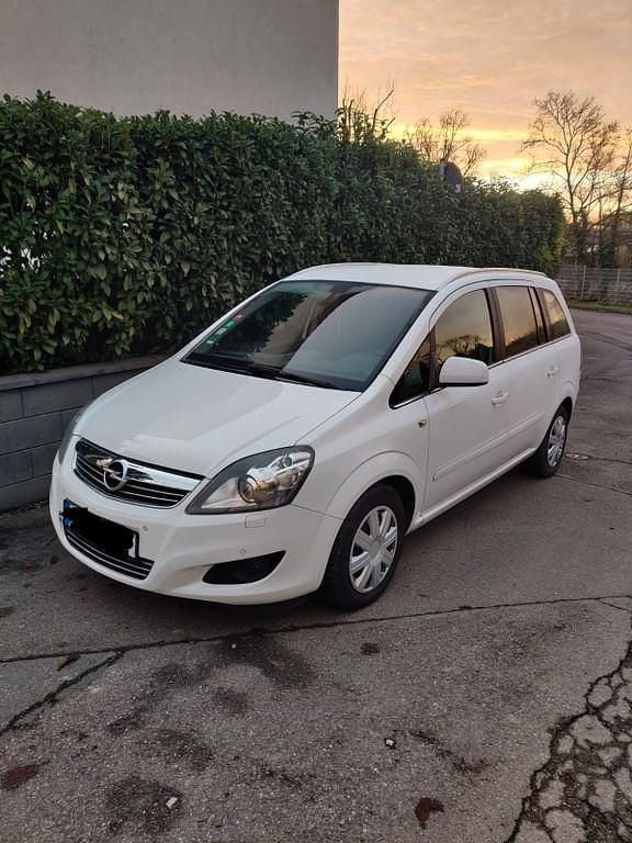 Weiß Gebraucht 2012 Opel Zafira Family Van / Kleinbus | 4.200 € (Fairer Preis) - Bild 1/4