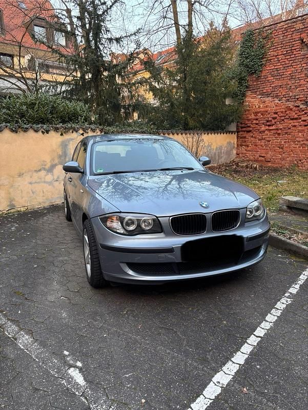 Blau Gebraucht 2007 BMW 118 Kleinwagen | 1.950 € (Guter Preis) - Bild 1/4