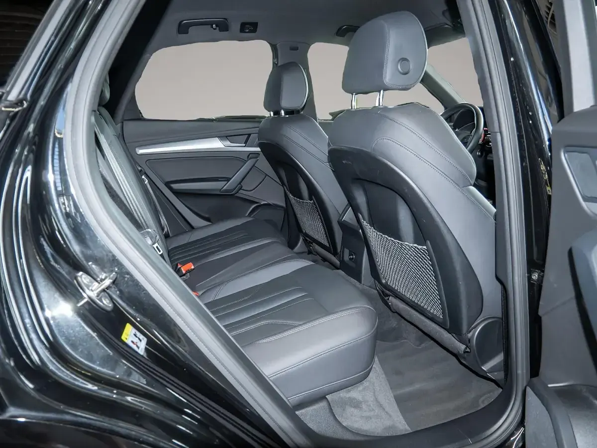 Gebraucht Audi Q5 Business 163 PS (119 kW) 2022 Manufacturer SUV