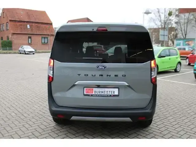 Gebraucht Ford Tourneo Courier Active 125 PS (91 kW) 2025 Silber Van / Kleinbus