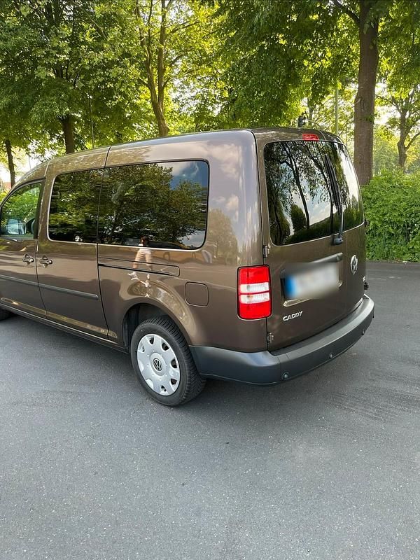 Gebraucht VW Caddy Maxi Trendline 102 PS (75 kW) 2010 Braun Van / Kleinbus
