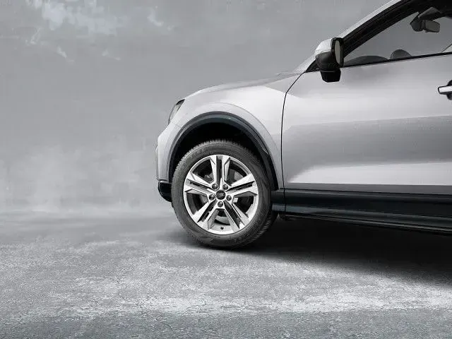 Gebraucht Audi Q2 Advanced Plus 116 PS (85 kW) 2025 Florettsilber metallic SUV