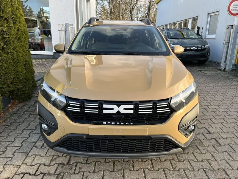 Gebraucht Dacia Sandero Expression 91 PS (66 kW) 2022 Othercolor Kleinwagen