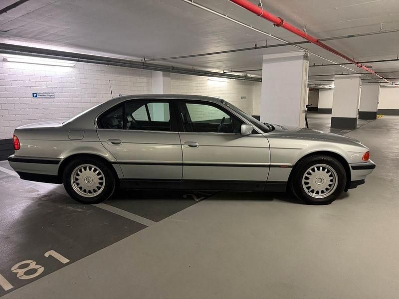 Gebraucht BMW 728 193 PS (141 kW) 1996 Silber Limousine