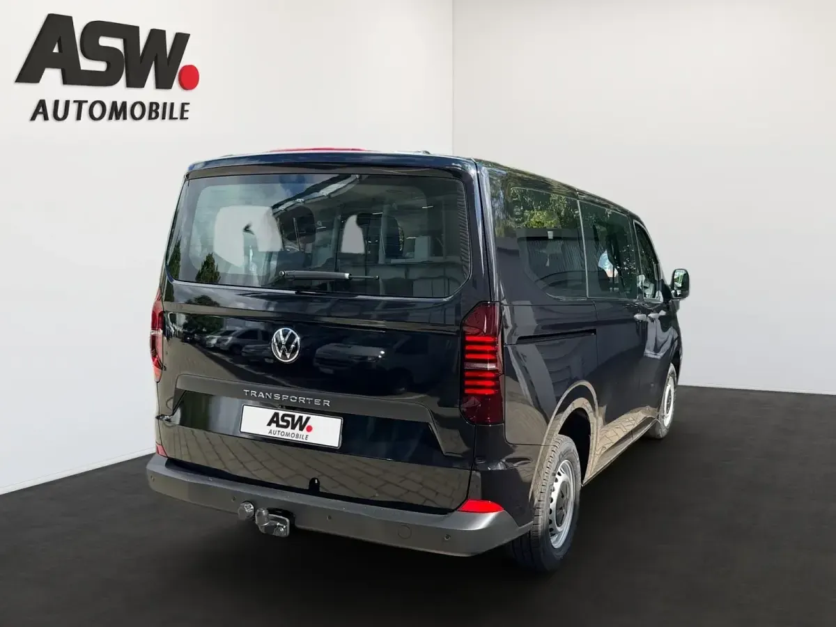 Neu VW T7 150 PS (110 kW) 2026 Midnight black metallic Van