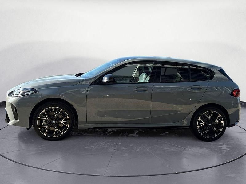 Uusi BMW 116 Performance 122 HP (89 kW) 2026 Harmaa Viistoperä
