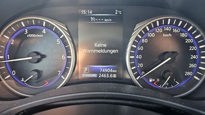 Grau Gebraucht 2016 Infiniti Q50 Premium Limousine | 12.000 € (Superpreis) - Bild 1/4