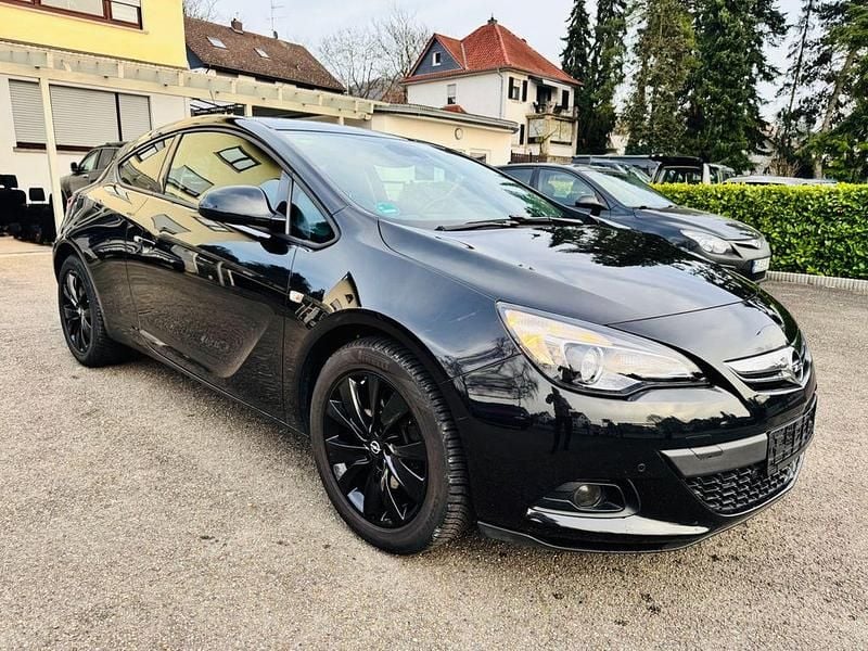 Gebraucht Opel Astra GTC 140 PS (102 kW) 2016 Schwarz Limousine