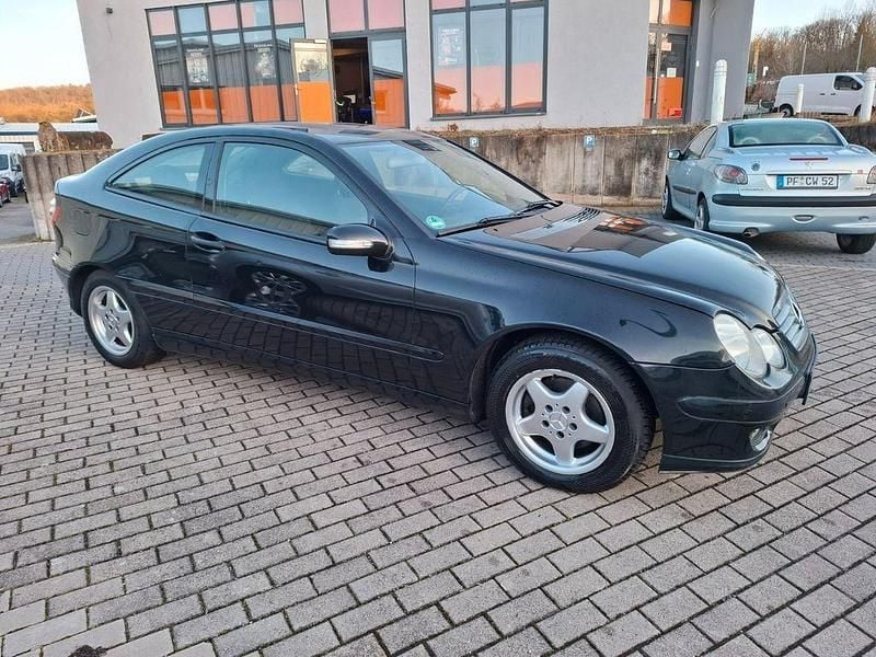 Gebraucht Mercedes C180 143 PS (105 kW) 2006 Schwarz Limousine