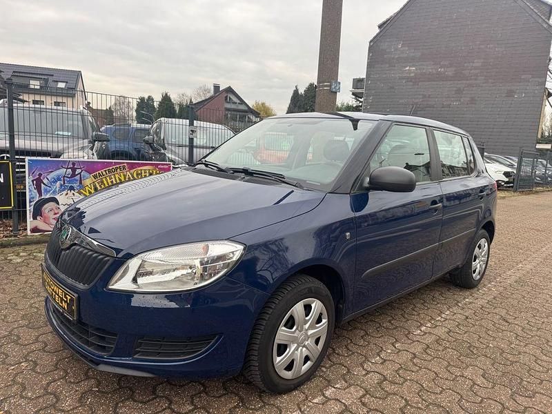 Blau Gebraucht 2013 Skoda Fabia Cool Edition Limousine | 4.990 € (Fairer Preis) - Bild 1/4