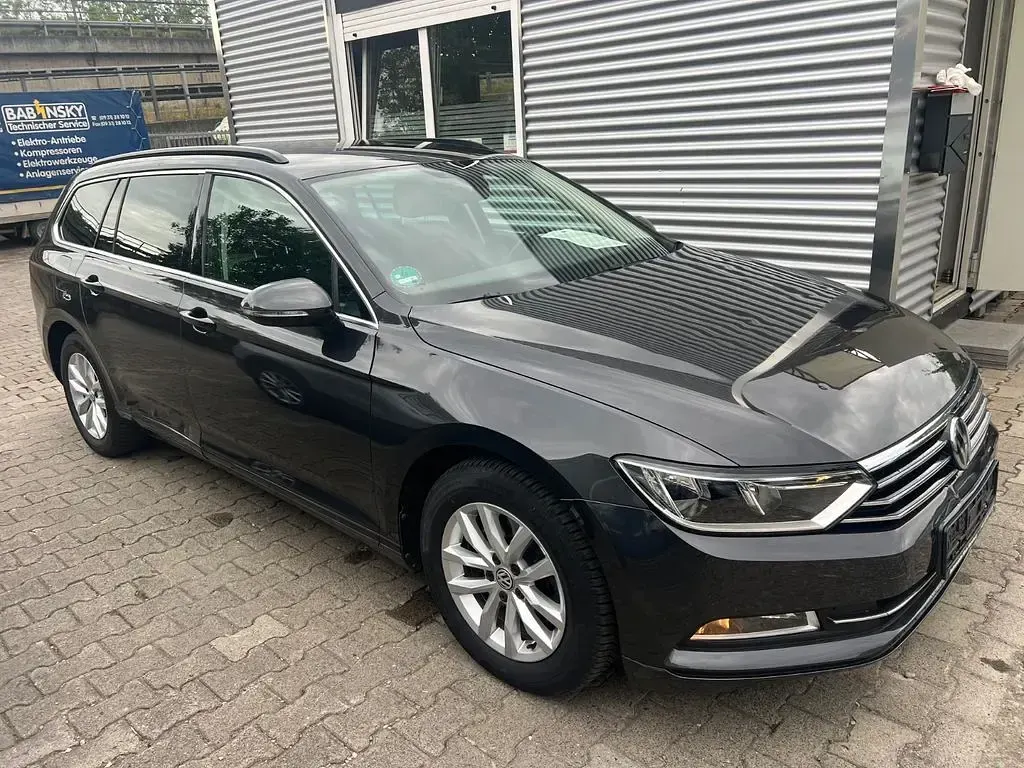 Gebraucht VW Passat Comfortline 150 PS (110 kW) 2018 Grau Kombi