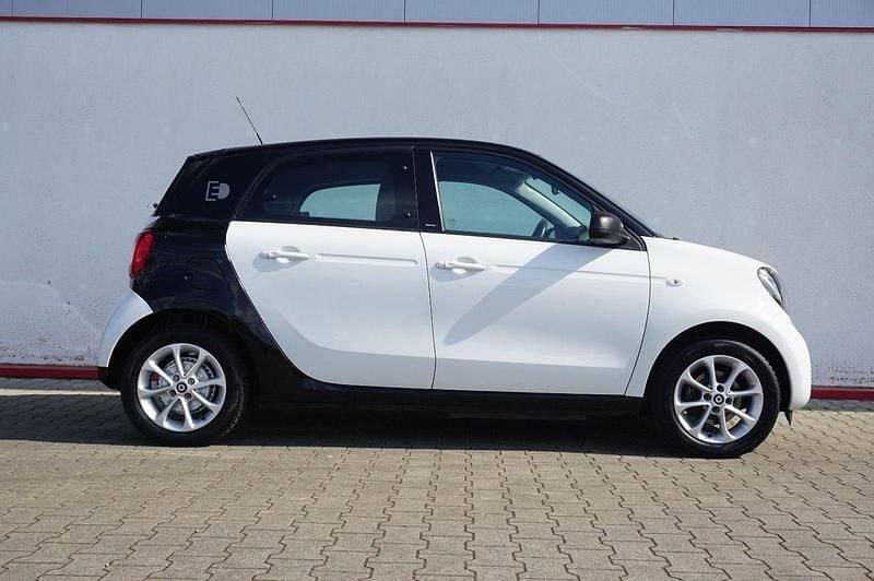 Gebraucht Smart ForFour Electric Drive 60 kW (82 PS) 2018 Schwarz Kleinwagen