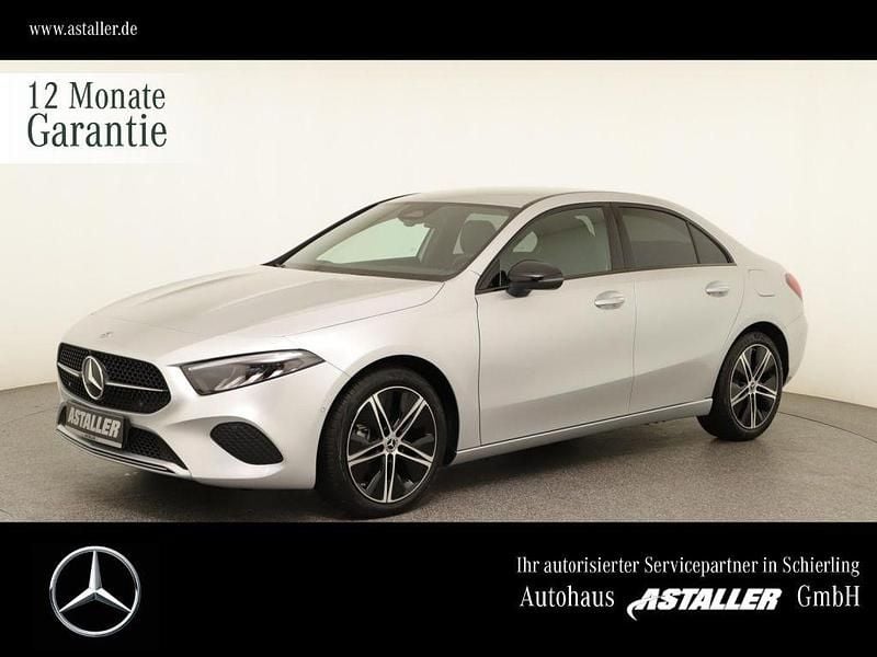 Gebraucht Mercedes A180 Progressive 136 PS (100 kW) 2023 Iridiumsilber metallic Limousine