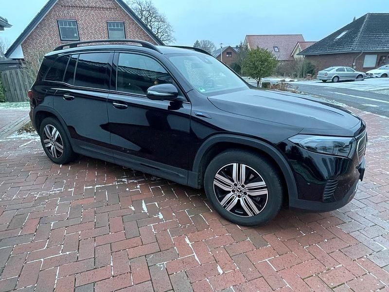 Gebraucht Mercedes EQB250 139 kW (190 PS) 2022 Schwarz SUV