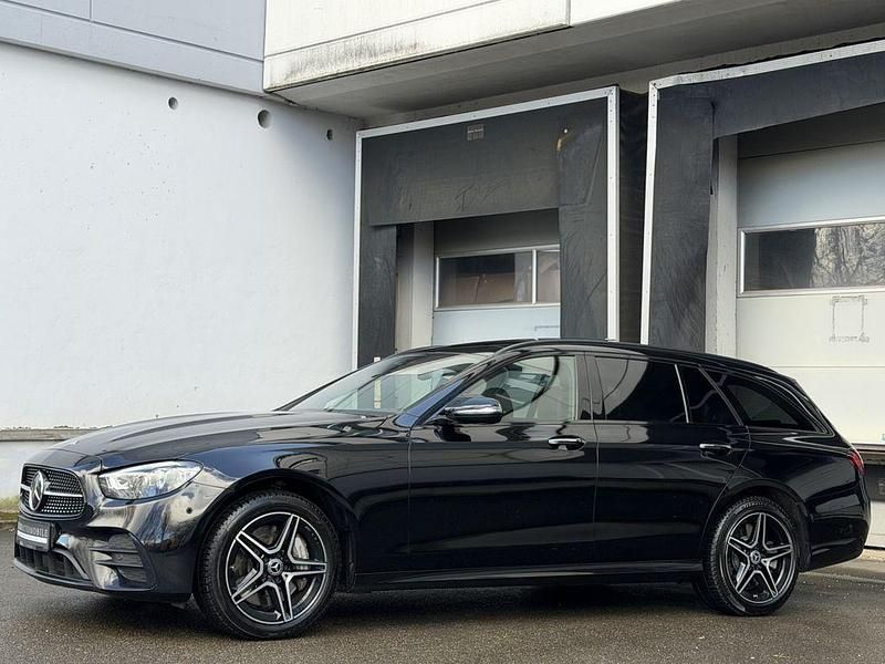Gebraucht Mercedes E300 AMG 306 PS (225 kW) 2022 Schwarz Limousine
