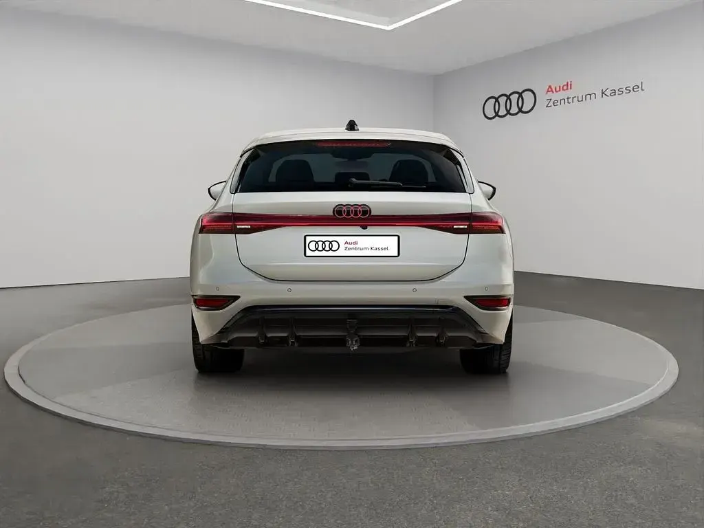 Nowe Audi A6 e-tron S-Line 269 kW (367 KM) 2026 Beżowy Kombi