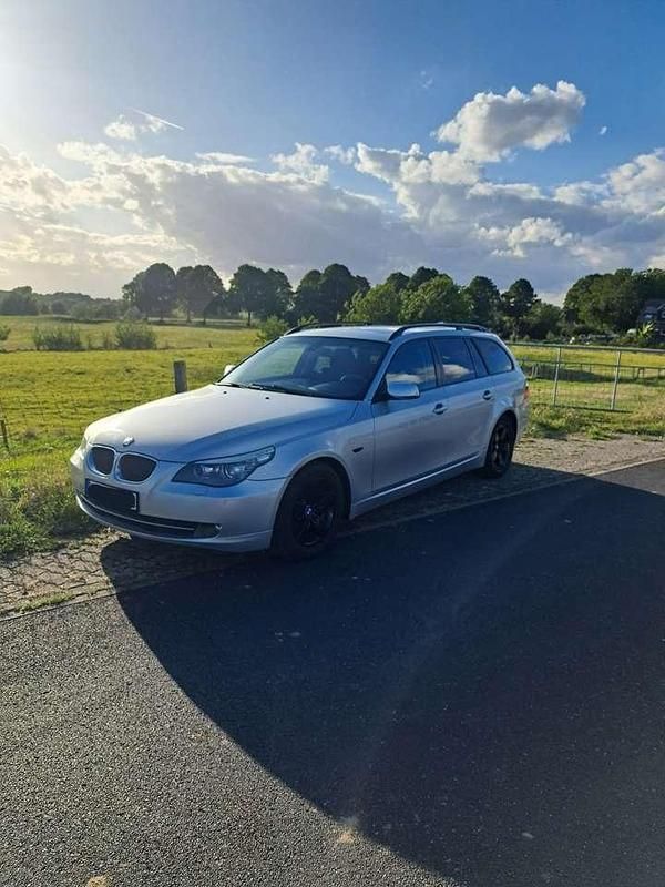 Grau Gebraucht 2007 BMW 520 Kombi | 5.500 € (Teuer) - Bild 1/4