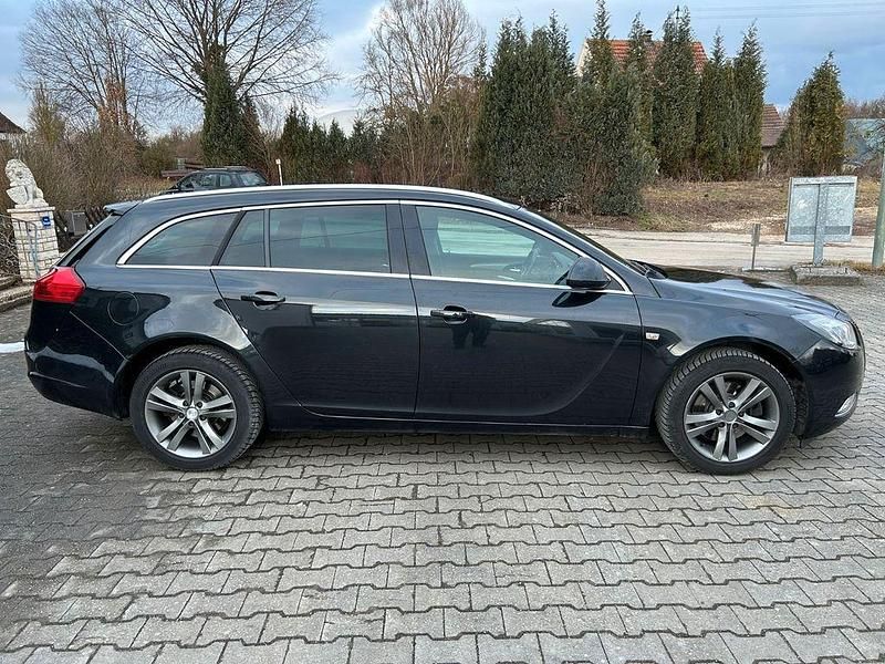 Gebraucht Opel Insignia 160 PS (117 kW) 2010 Schwarz Kombi