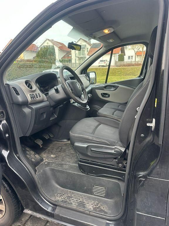 Gebraucht Renault Trafic 95 PS (69 kW) 2016 Schwarz Van / Kleinbus