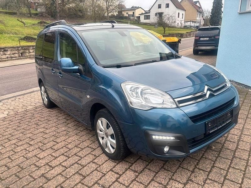 Gebraucht Citroën Berlingo Shine 110 PS (80 kW) 2017 Blau Van / Kleinbus