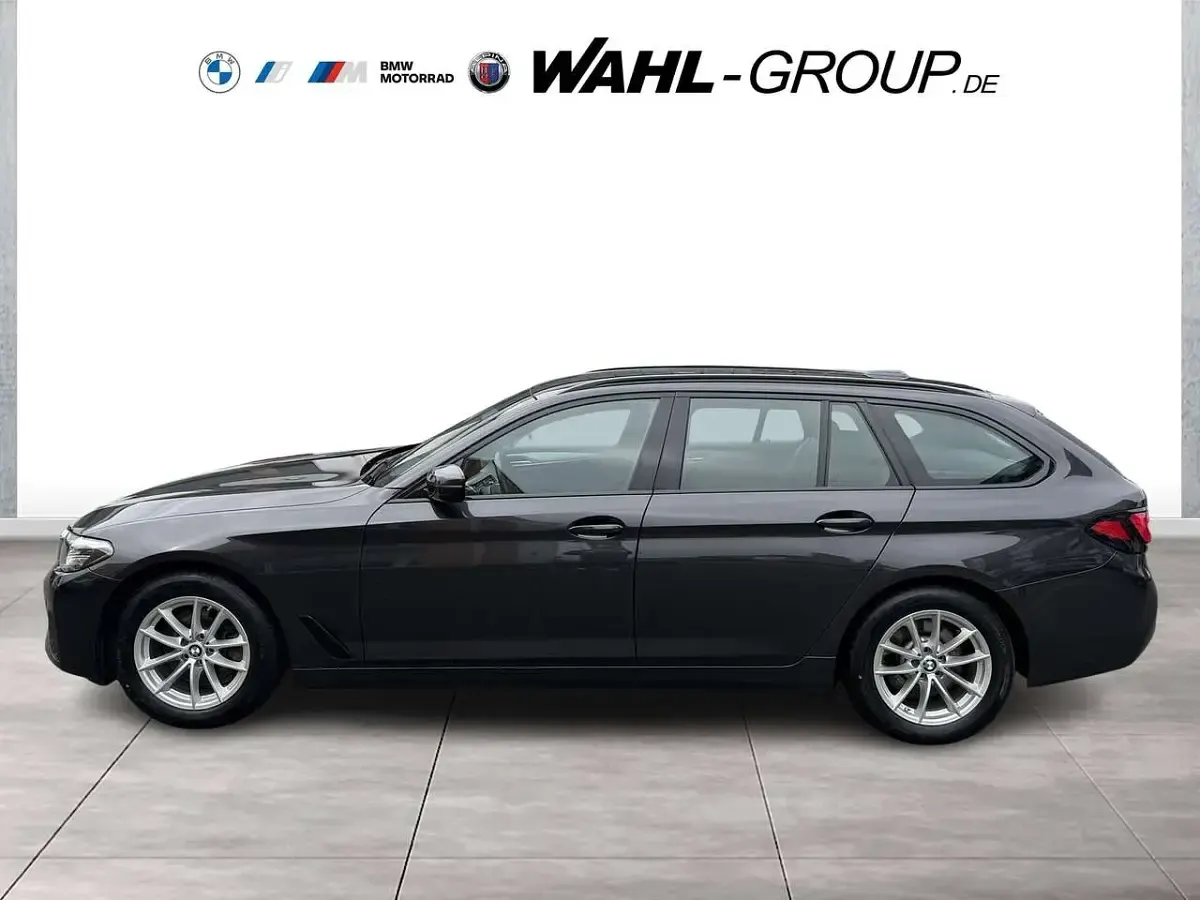 Gebraucht BMW 520 Sport Line 190 PS (139 kW) 2023 Grau Kombi
