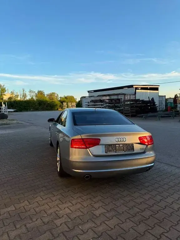 Gebraucht Audi A8L Sport 351 PS (258 kW) 2010 Grau Limousine
