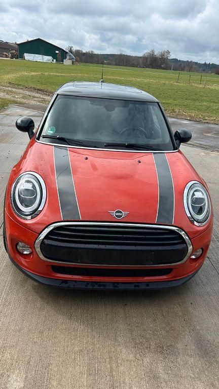 Gebraucht Mini Cooper 136 PS (100 kW) 2019 Orange Kleinwagen