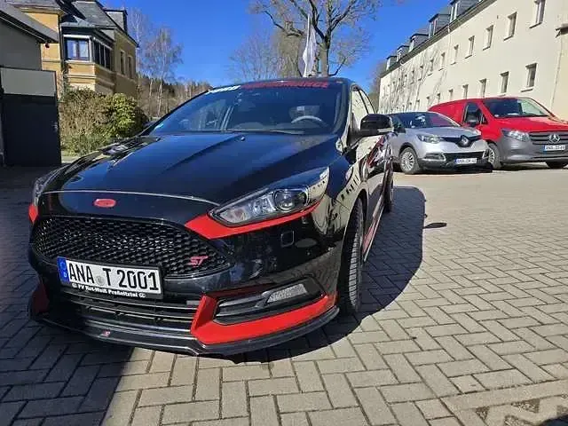 Usata Ford Focus ST 250 CV (183 kW) 2017 Nero Berlina