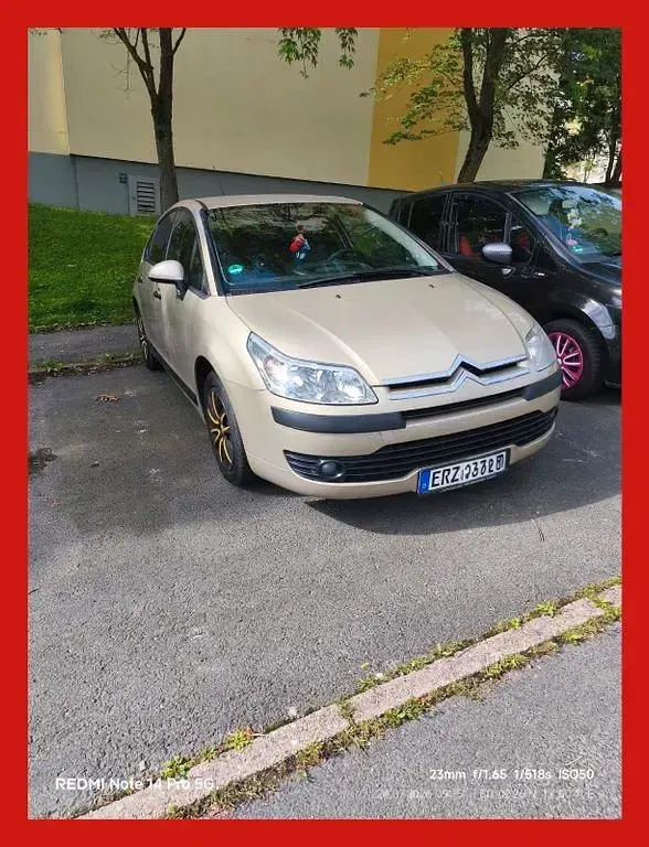 Gebraucht Citroën C4 Comfort 109 PS (80 kW) 2005 Gold Limousine