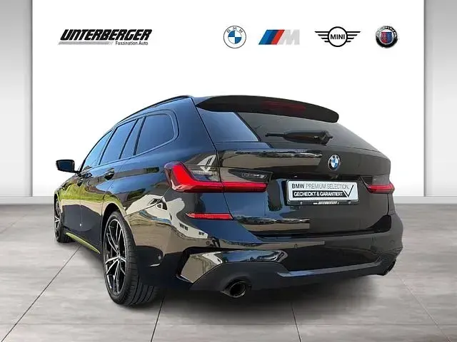 Gebraucht BMW 320 M Sport 190 PS (139 kW) 2021 Saphirschwarz Kombi